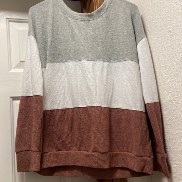 Nine Britton large women’s sweater - Picture 3 of 4